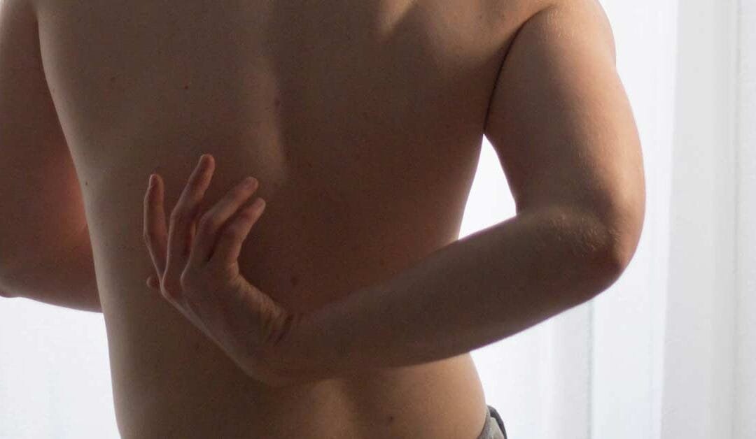 Common causes of back pain and ways to avoid it.