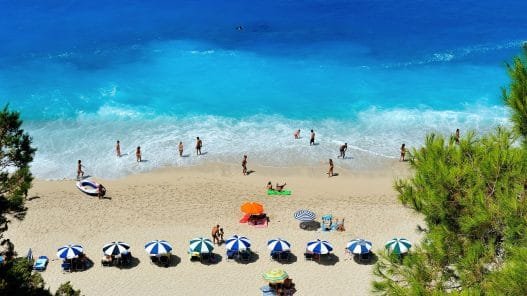 Hot Country Vacation: Your Essential Checklist and Healthy Tips