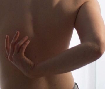 Common causes of back pain and ways to avoid it.